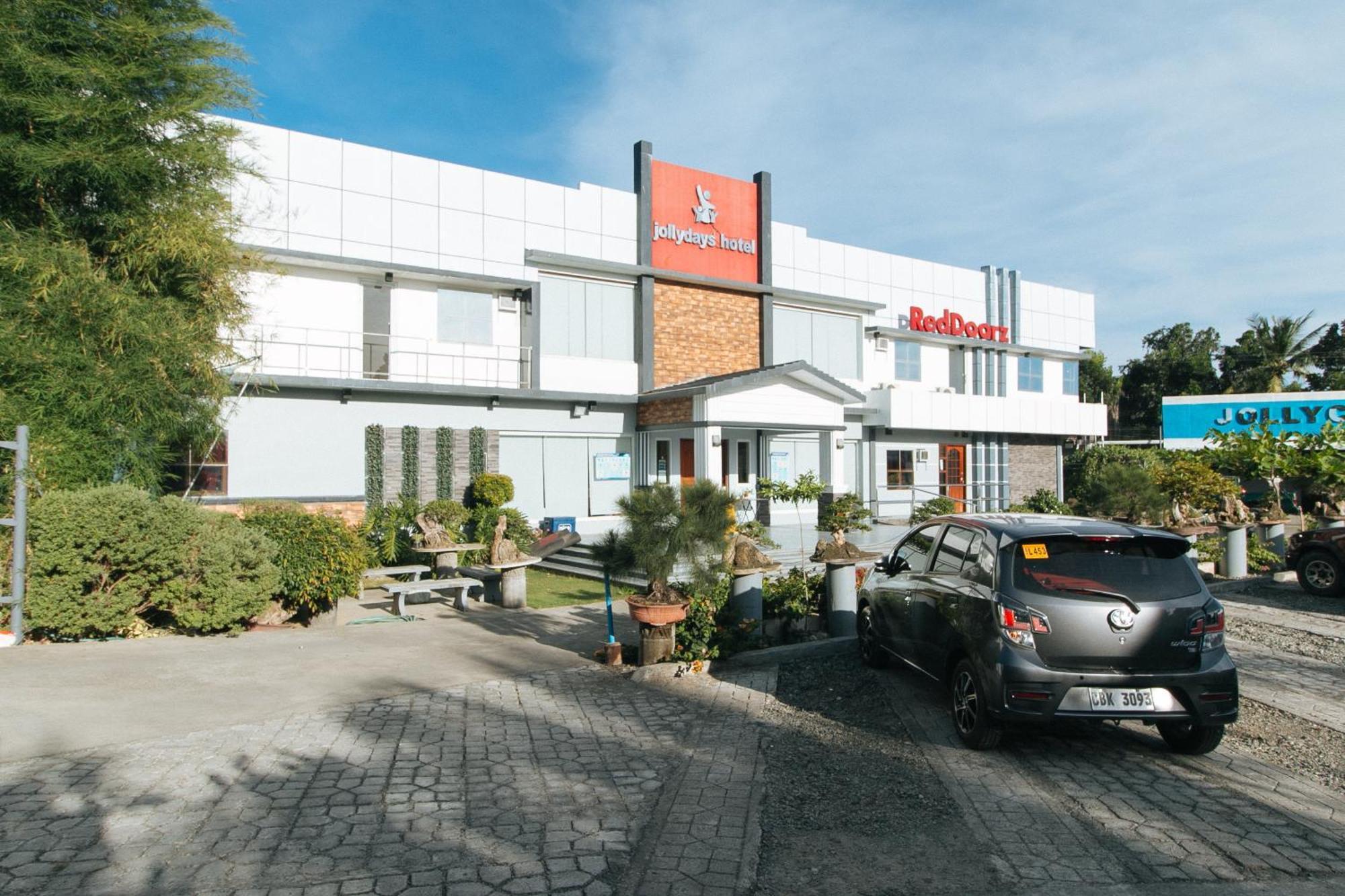 Reddoorz Plus @ Jollydays Hotel Nueva Ecija San Jose  外观 照片
