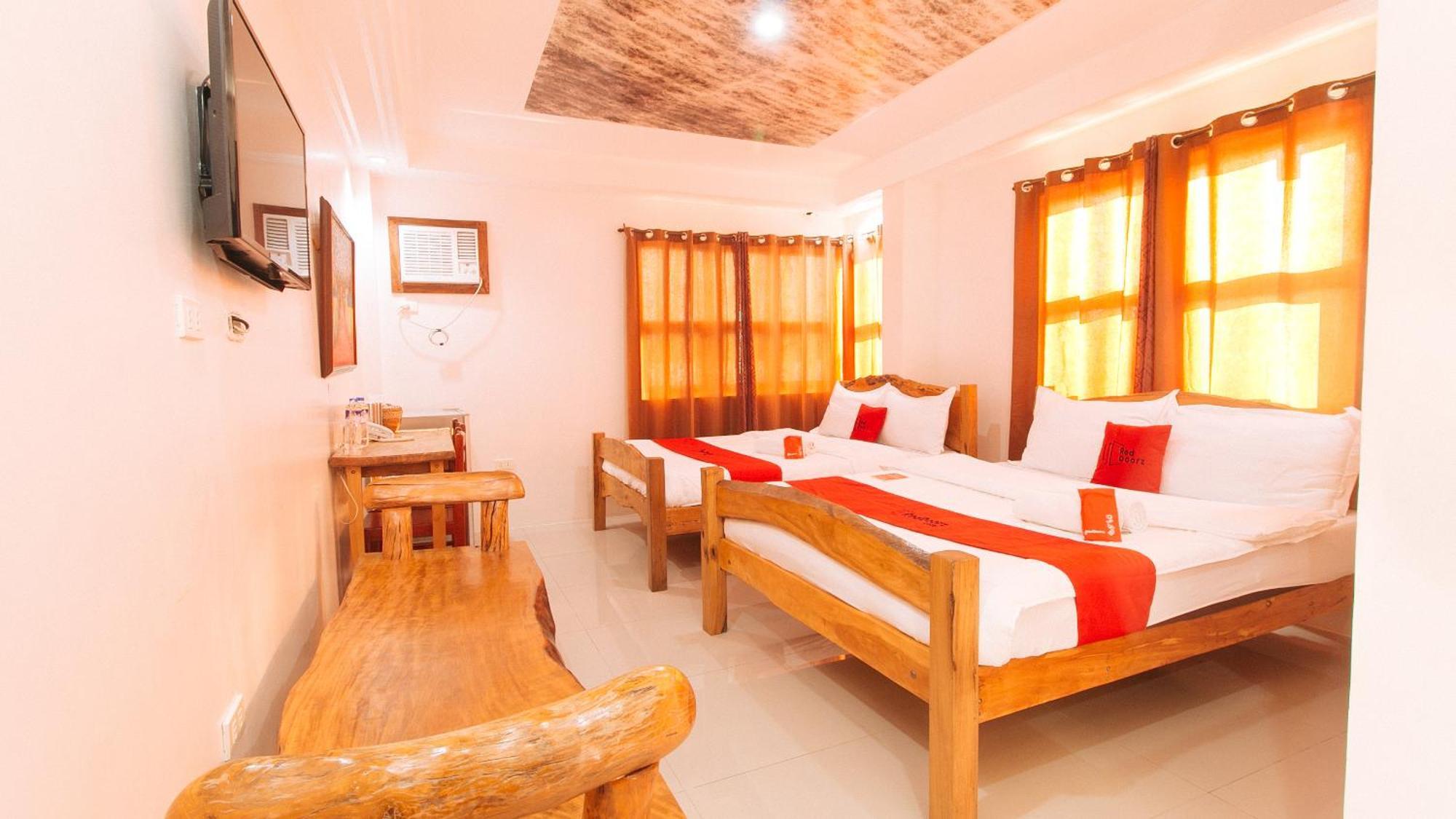 Reddoorz Plus @ Jollydays Hotel Nueva Ecija San Jose  外观 照片