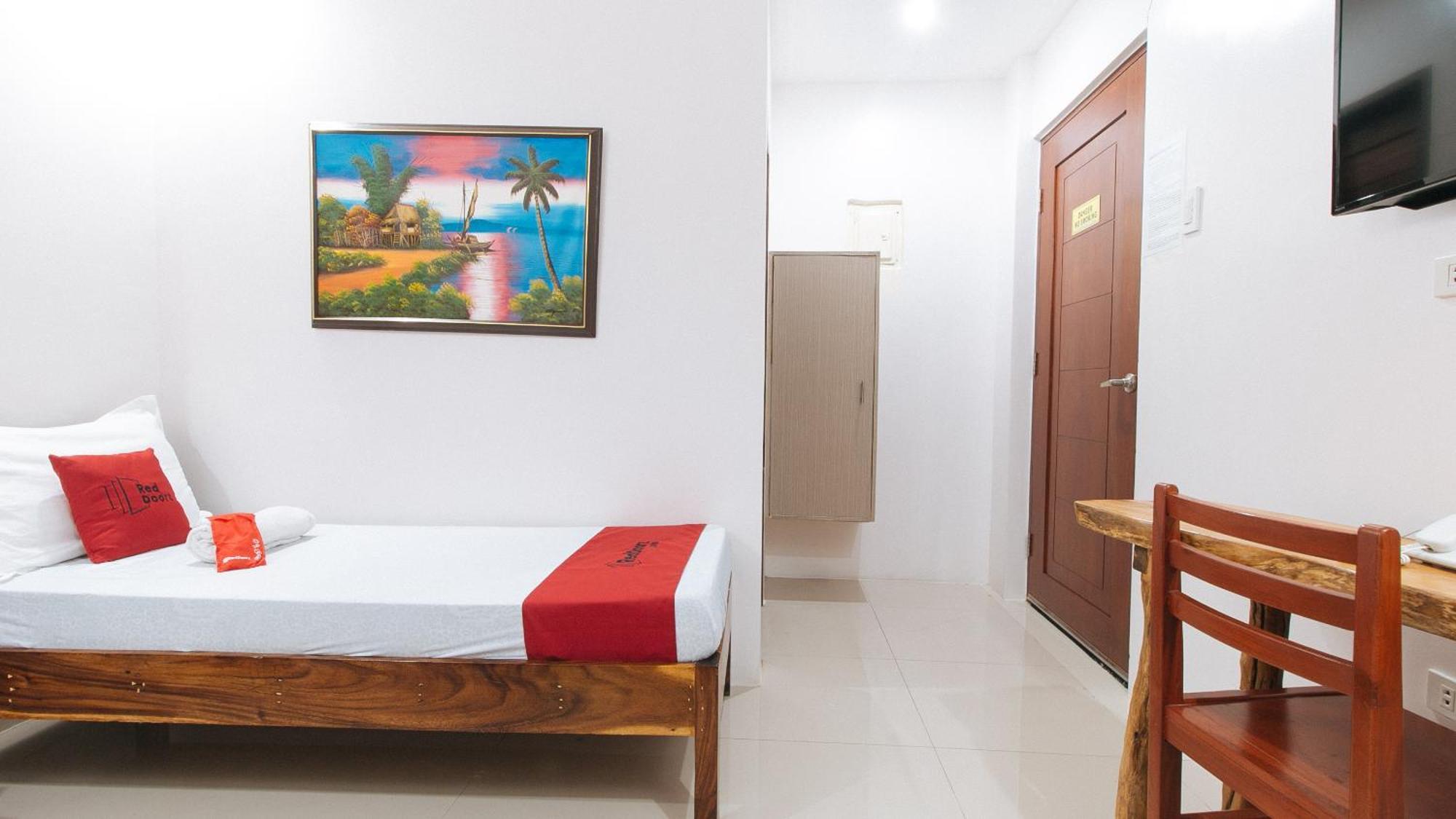 Reddoorz Plus @ Jollydays Hotel Nueva Ecija San Jose  外观 照片