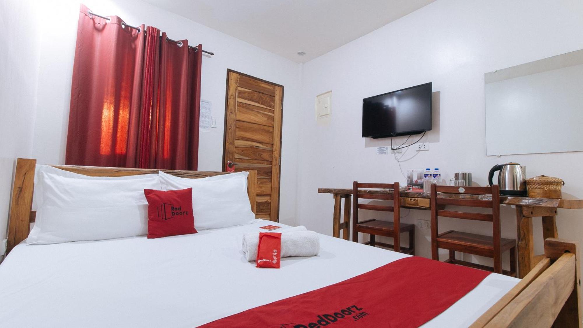 Reddoorz Plus @ Jollydays Hotel Nueva Ecija San Jose  外观 照片