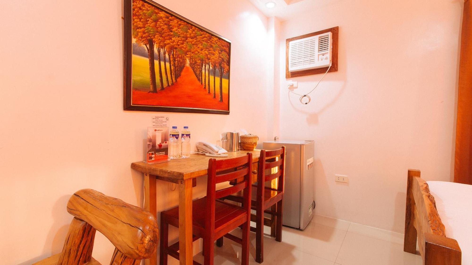 Reddoorz Plus @ Jollydays Hotel Nueva Ecija San Jose  外观 照片