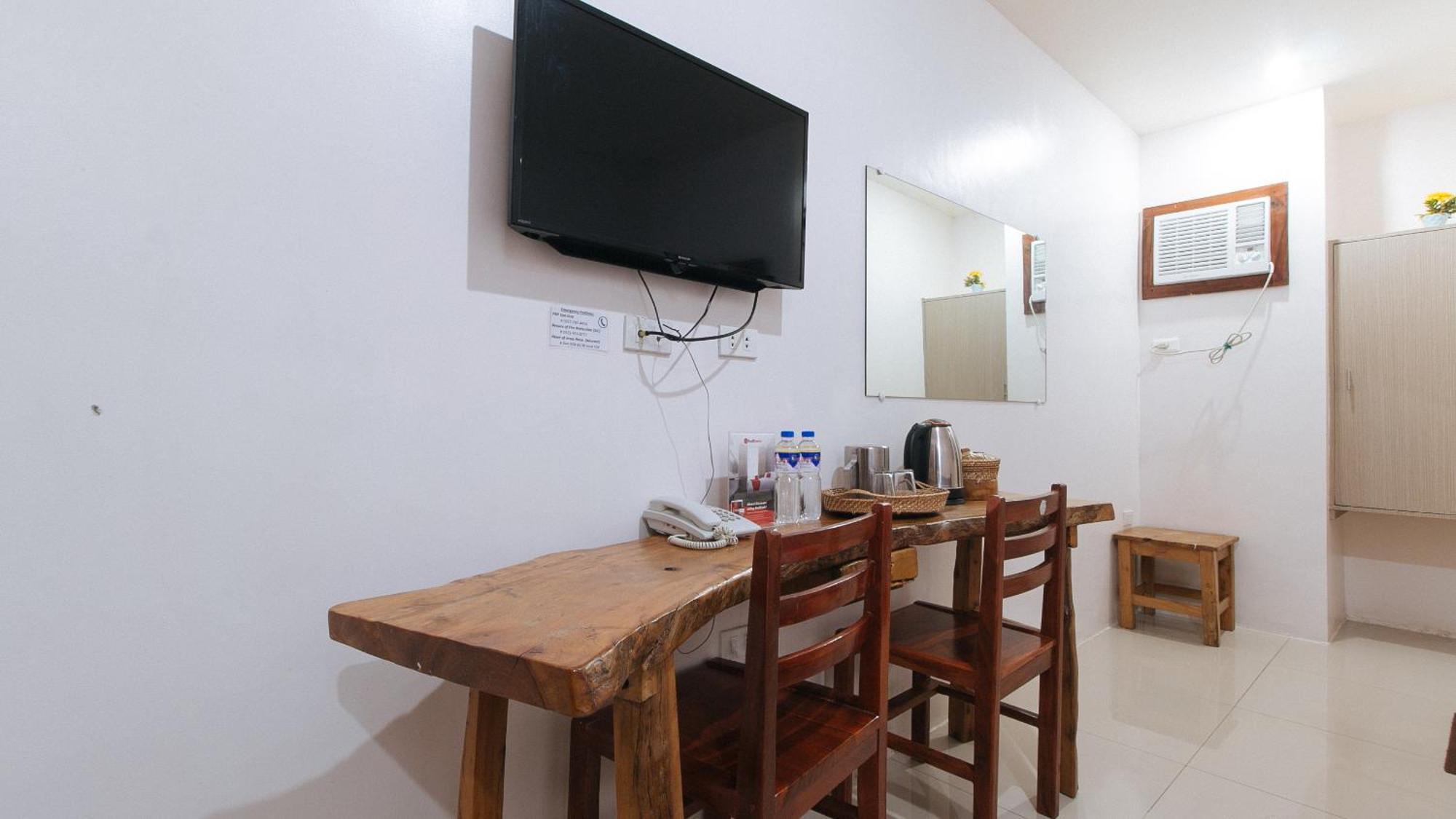 Reddoorz Plus @ Jollydays Hotel Nueva Ecija San Jose  外观 照片