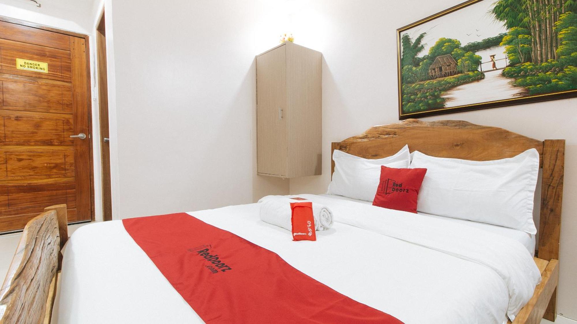 Reddoorz Plus @ Jollydays Hotel Nueva Ecija San Jose  外观 照片