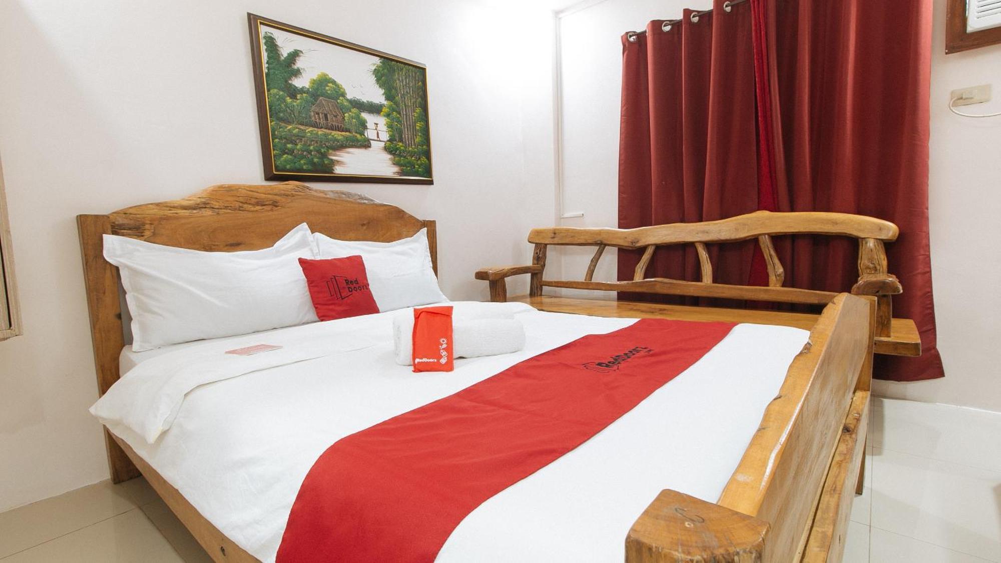 Reddoorz Plus @ Jollydays Hotel Nueva Ecija San Jose  外观 照片