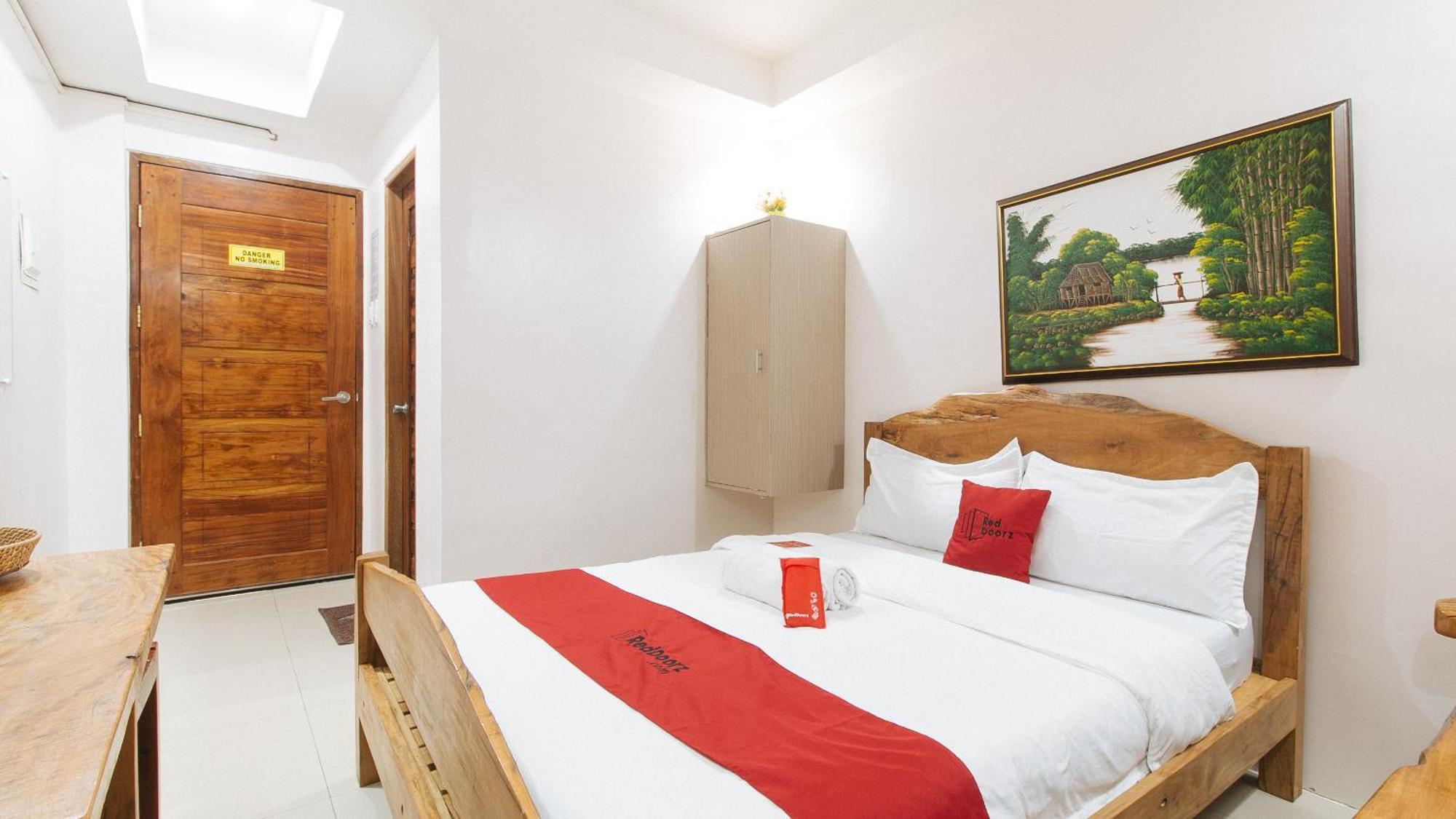 Reddoorz Plus @ Jollydays Hotel Nueva Ecija San Jose  外观 照片