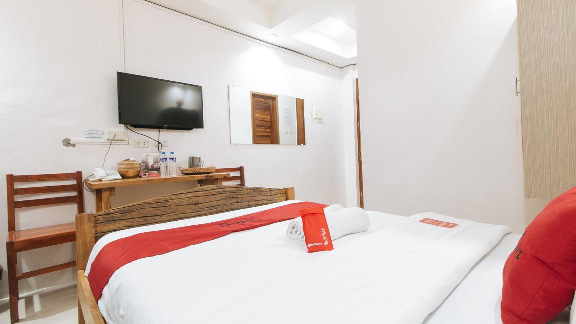 Reddoorz Plus @ Jollydays Hotel Nueva Ecija San Jose  外观 照片