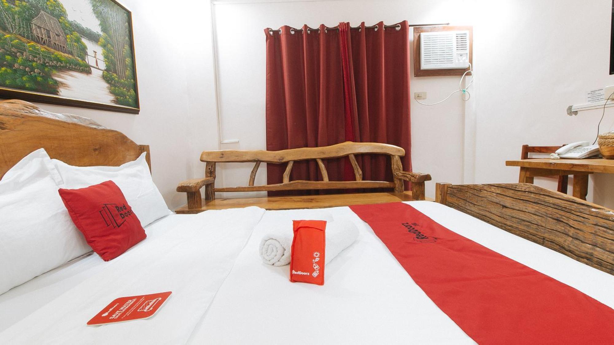 Reddoorz Plus @ Jollydays Hotel Nueva Ecija San Jose  外观 照片