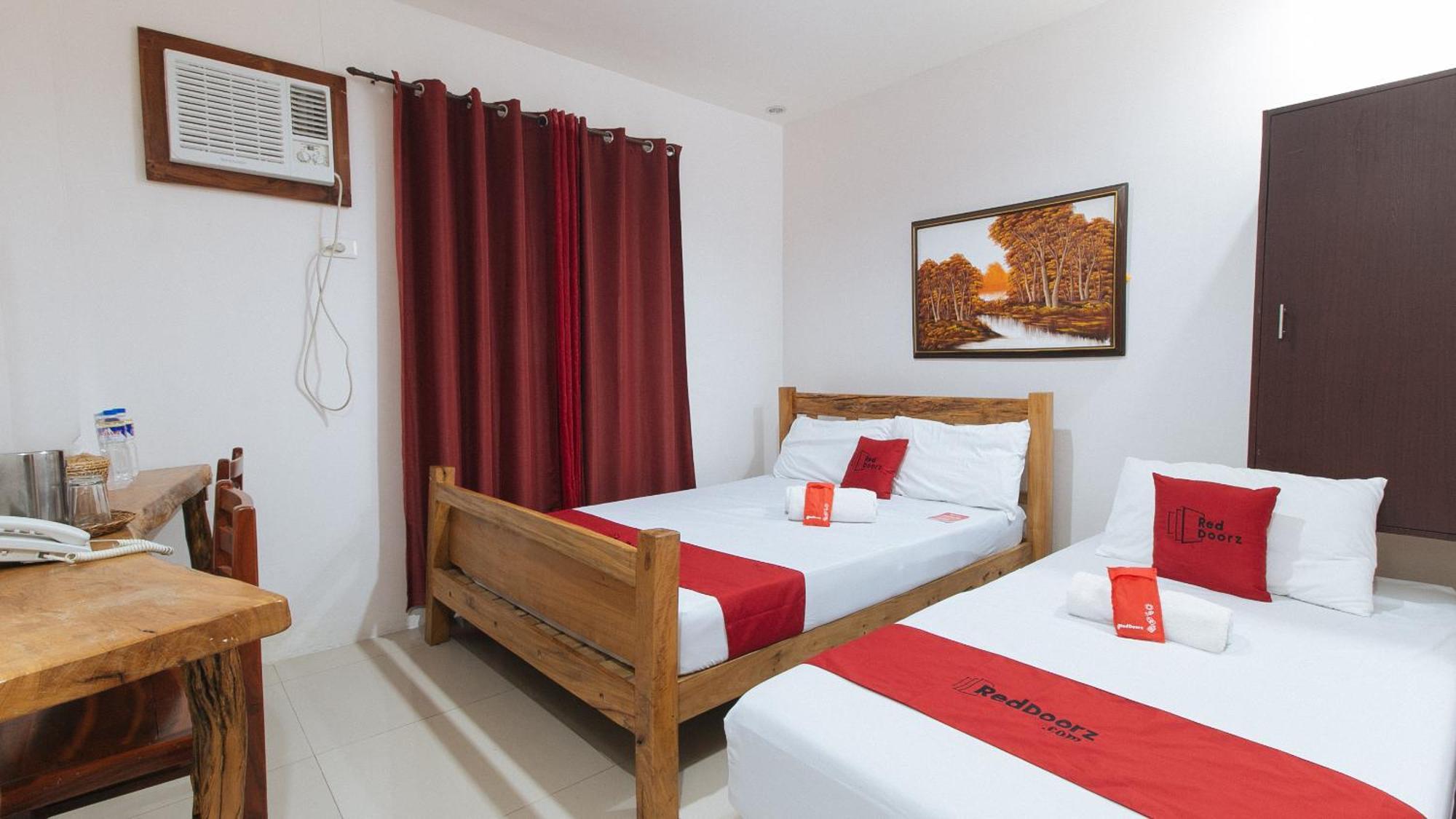 Reddoorz Plus @ Jollydays Hotel Nueva Ecija San Jose  外观 照片