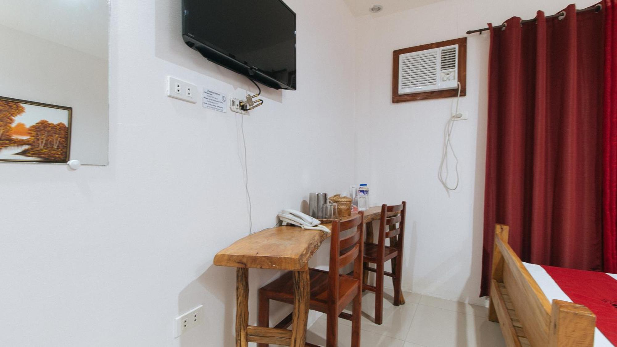 Reddoorz Plus @ Jollydays Hotel Nueva Ecija San Jose  外观 照片