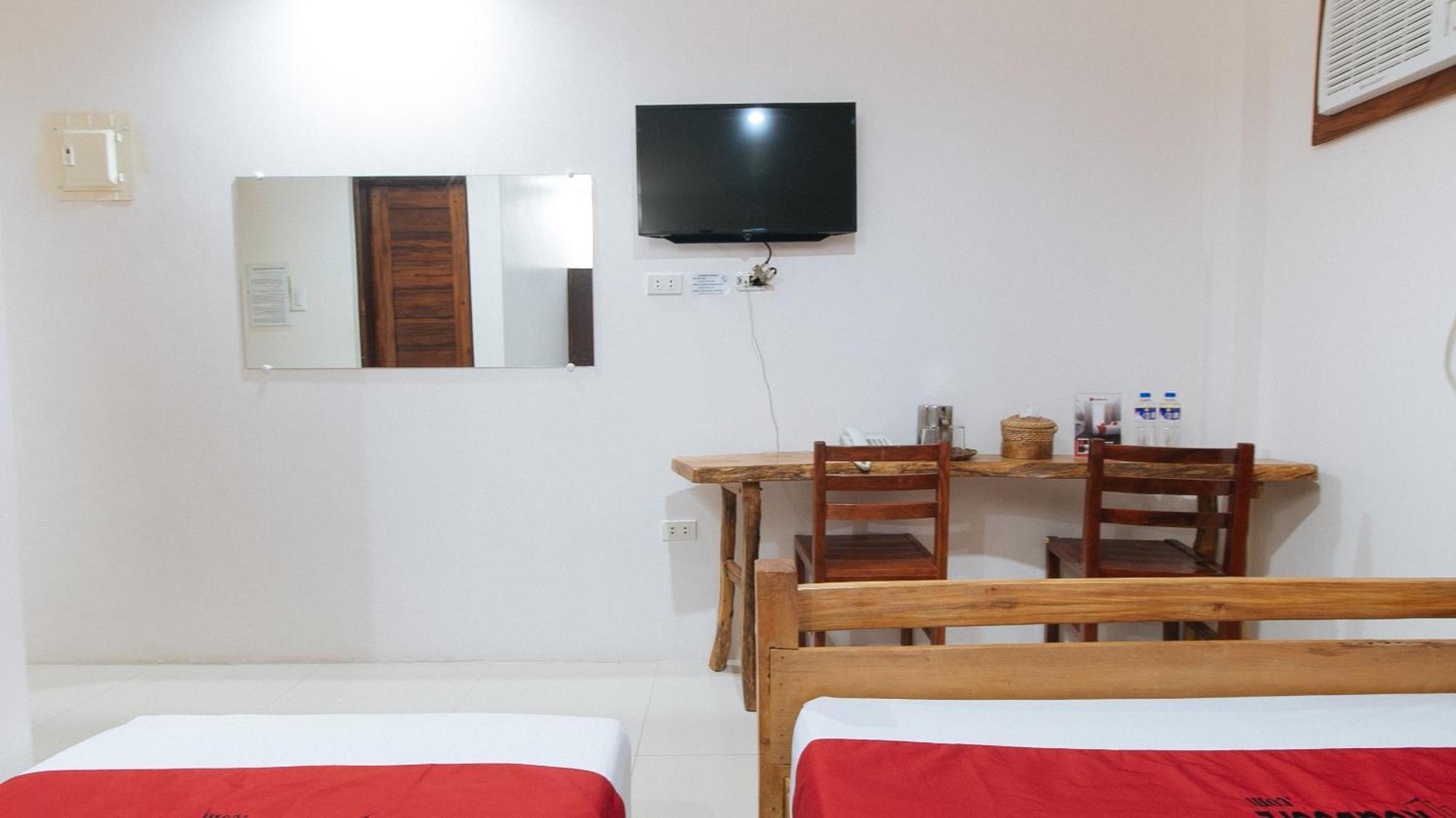 Reddoorz Plus @ Jollydays Hotel Nueva Ecija San Jose  外观 照片