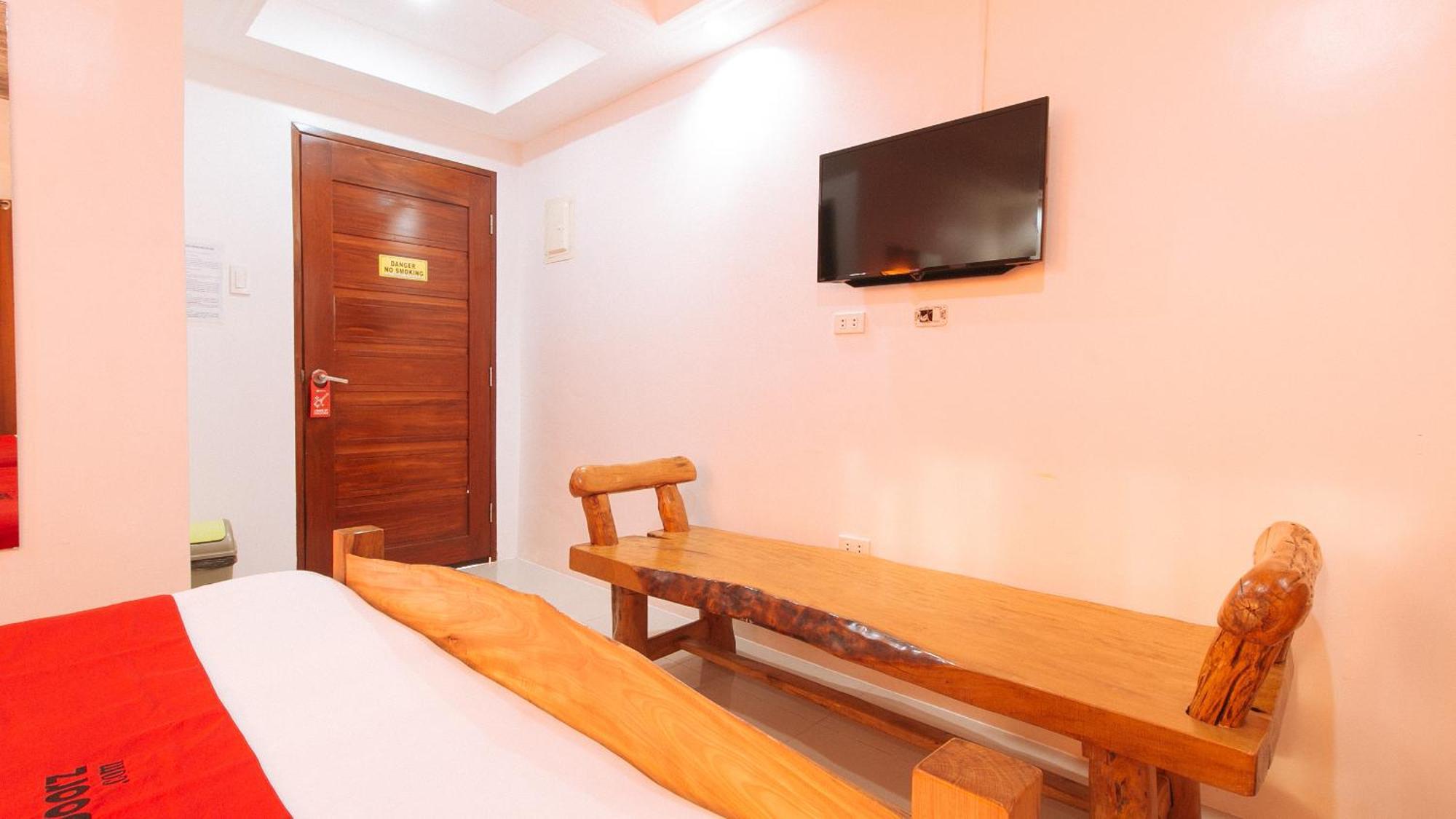 Reddoorz Plus @ Jollydays Hotel Nueva Ecija San Jose  外观 照片