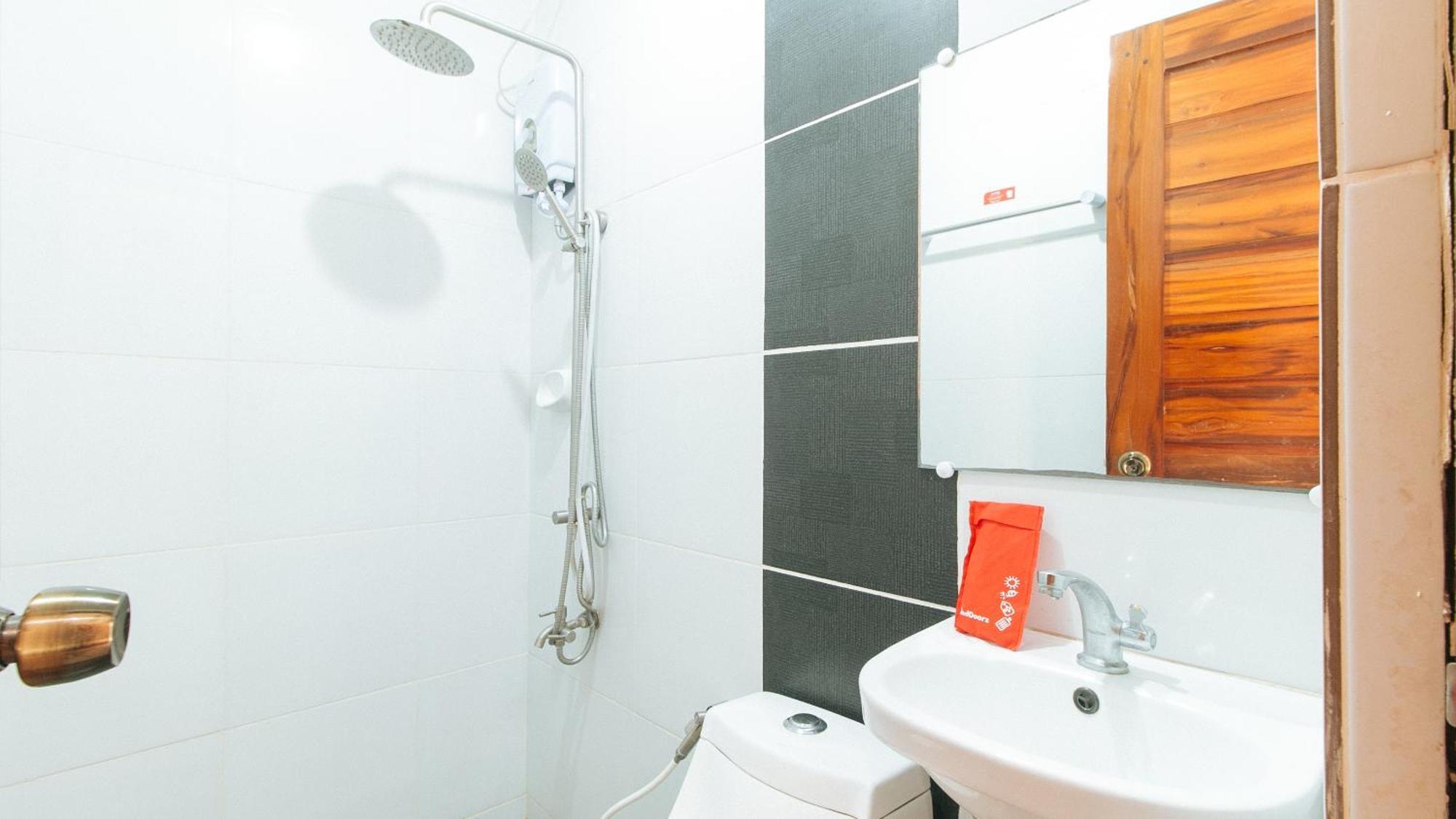 Reddoorz Plus @ Jollydays Hotel Nueva Ecija San Jose  外观 照片