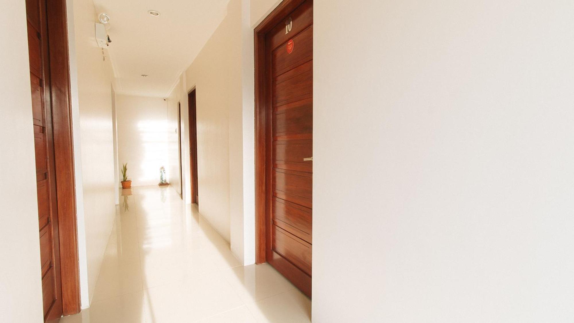 Reddoorz Plus @ Jollydays Hotel Nueva Ecija San Jose  外观 照片